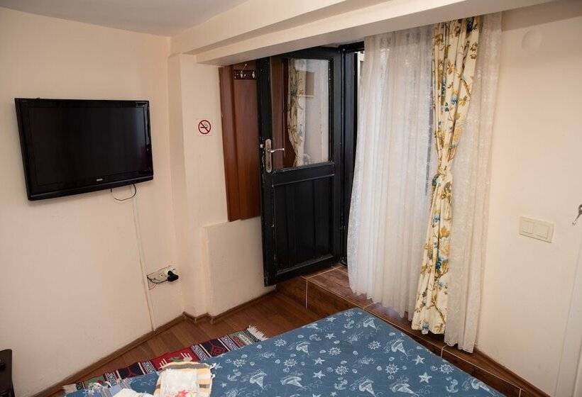 Orhan Kutbay'in Evi Turyolu Cafe Pansiyon