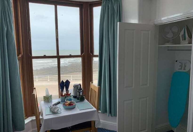 פנסיון Cardigan And Celtic Bay Guest House