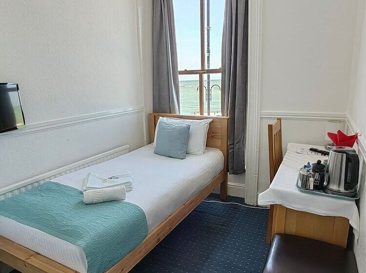 פנסיון Cardigan And Celtic Bay Guest House