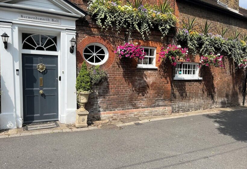 Пансион Harmondsworth Hall