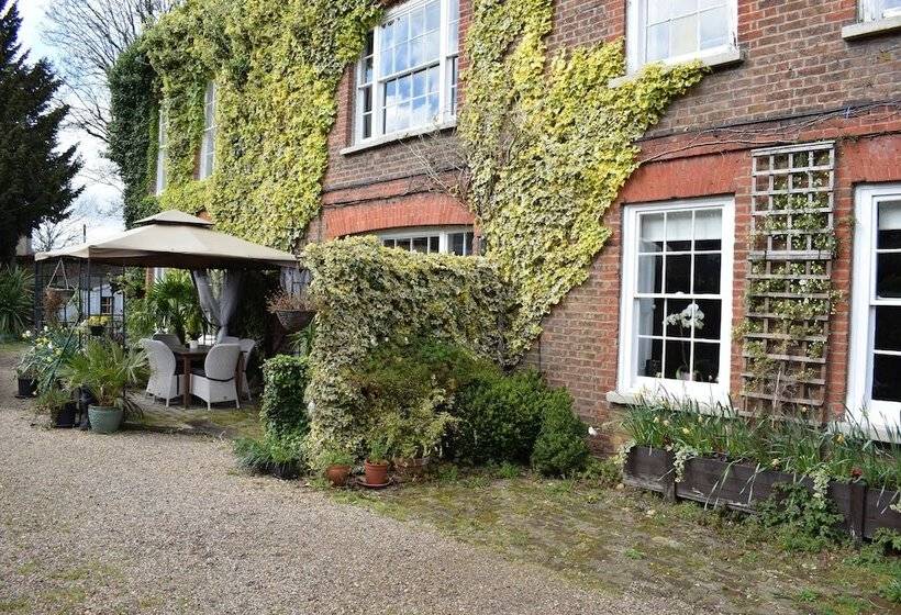 Пансион Harmondsworth Hall