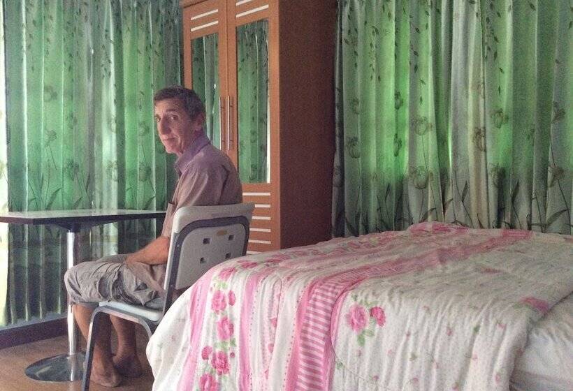 פנסיון Health Care Land