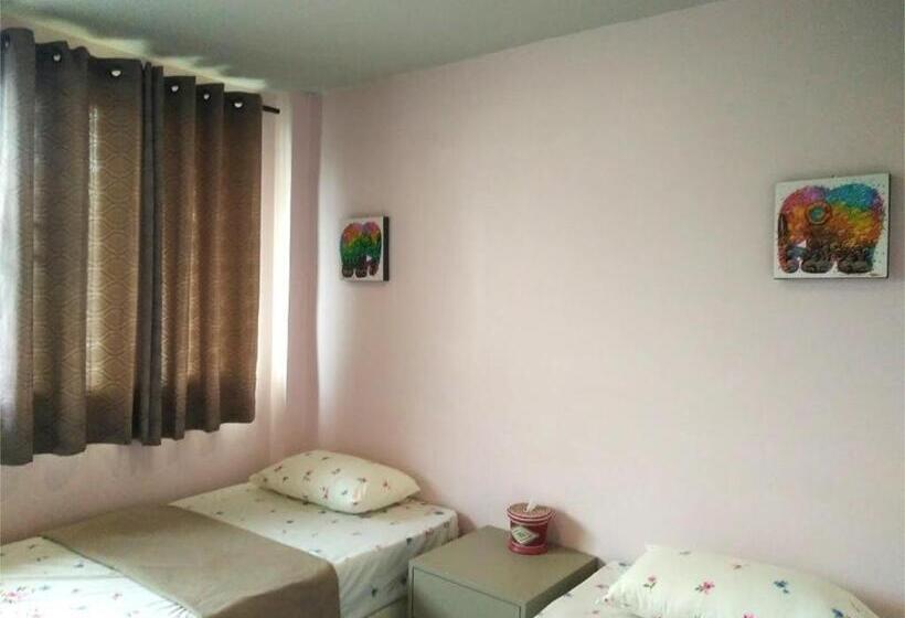 펜션 In Phuket House