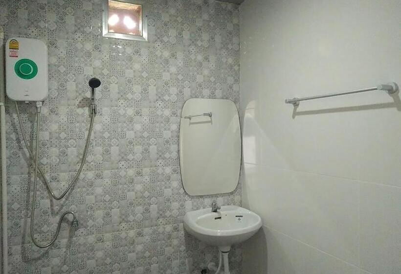 펜션 In Phuket House