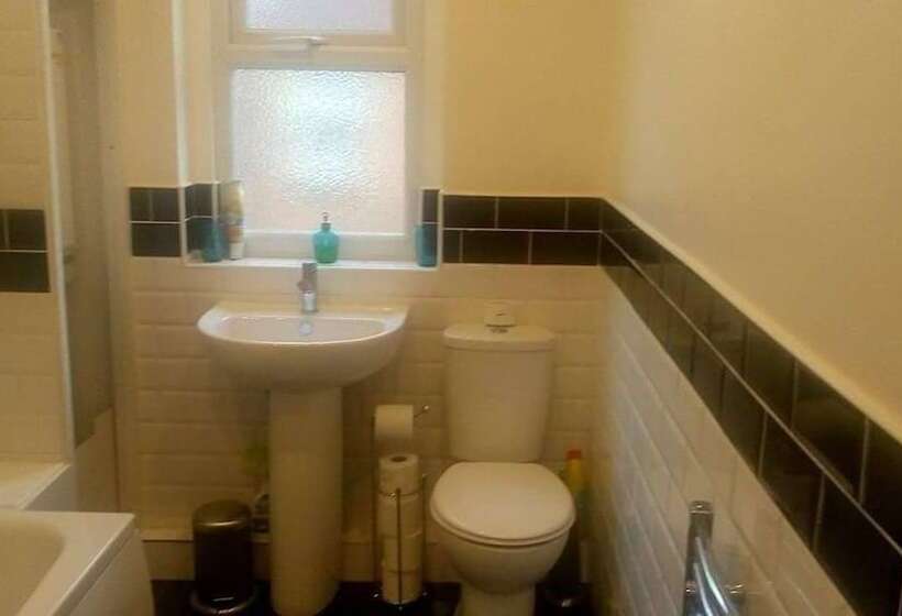 ペンション Liverpool At Gloucester Road