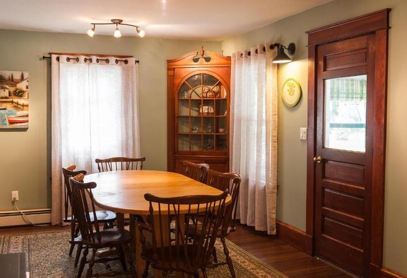 Profile Motel & Cottages