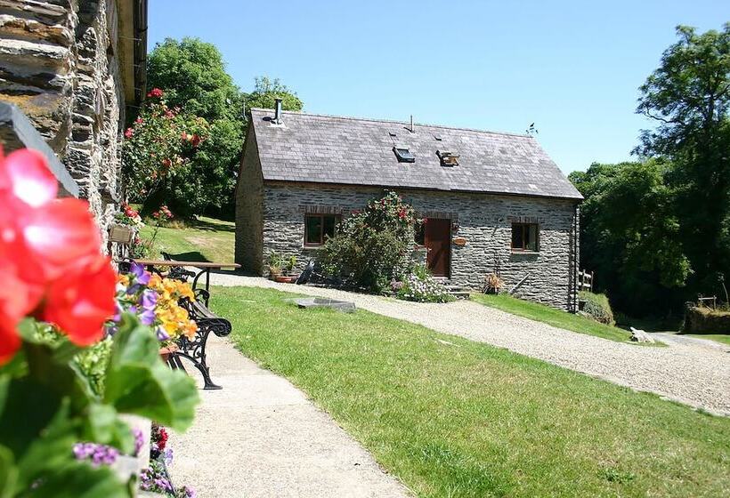 Troedyrhiw Holiday Cottages