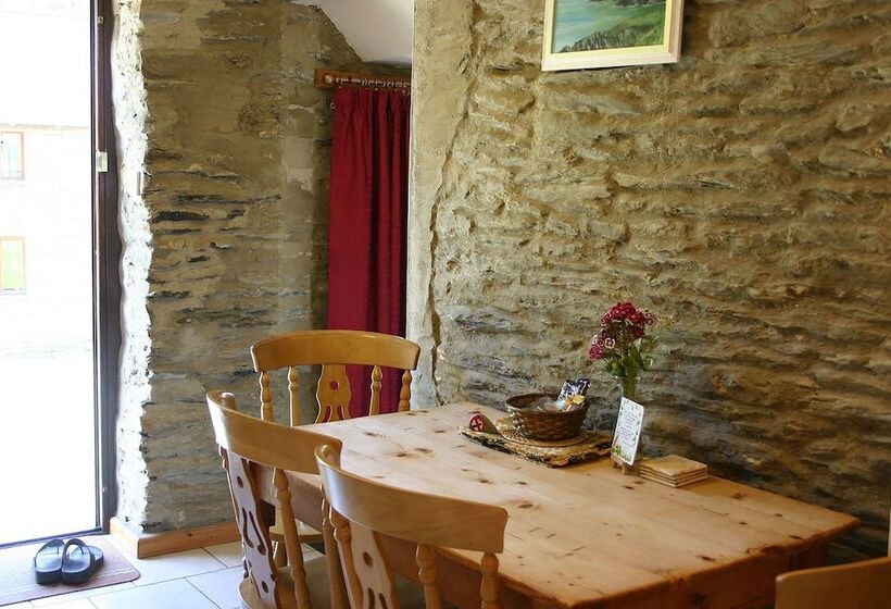 Troedyrhiw Holiday Cottages