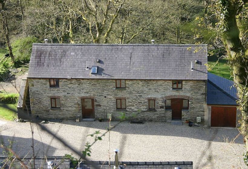 Troedyrhiw Holiday Cottages