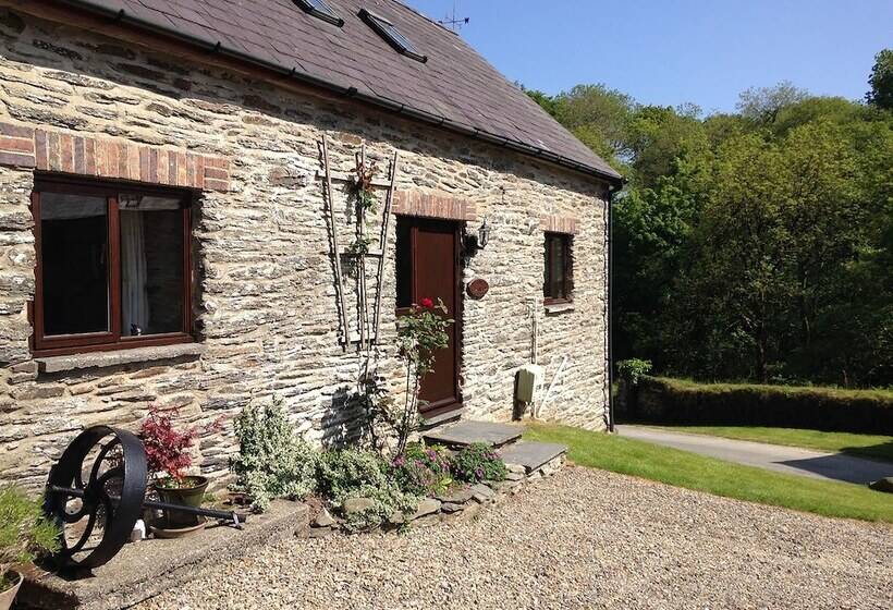 Troedyrhiw Holiday Cottages