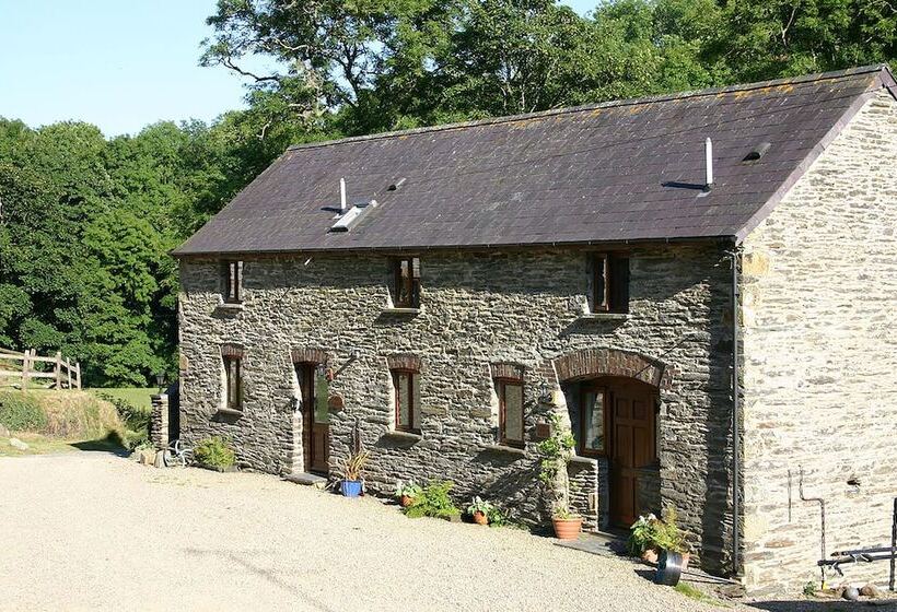 Troedyrhiw Holiday Cottages