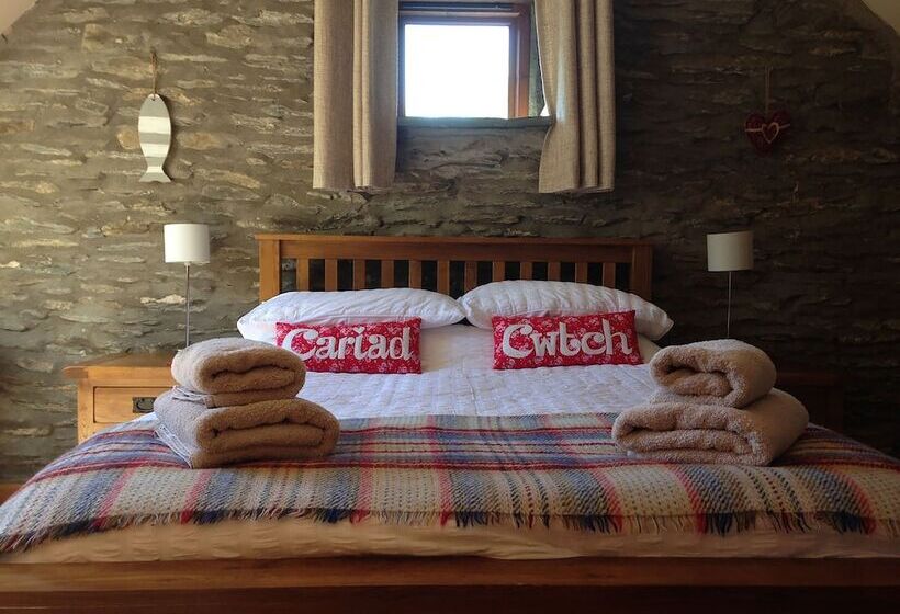 Troedyrhiw Holiday Cottages