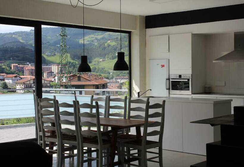 Abaraxka Hostel Disfruta La Vía Verde Del Urola Hasta La Playa   Naturaleza Montañas Y Riqueza Cultu