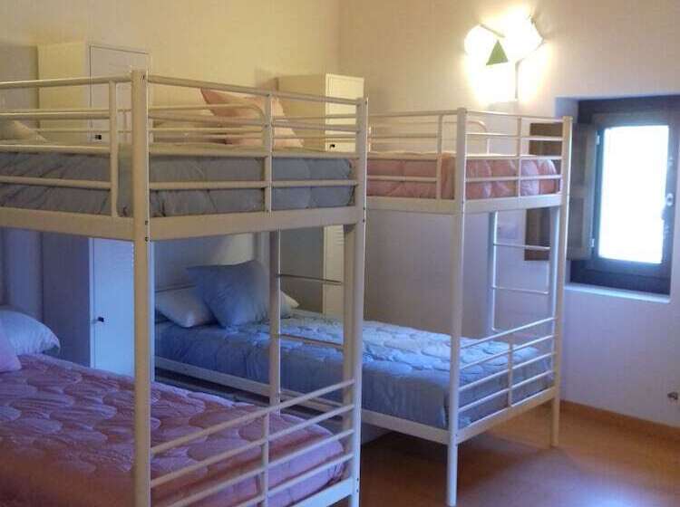 Albergue Corral De La Peña   Hostel