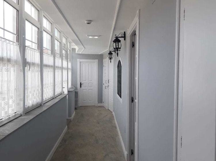 Albergue La Quintana   Hostel