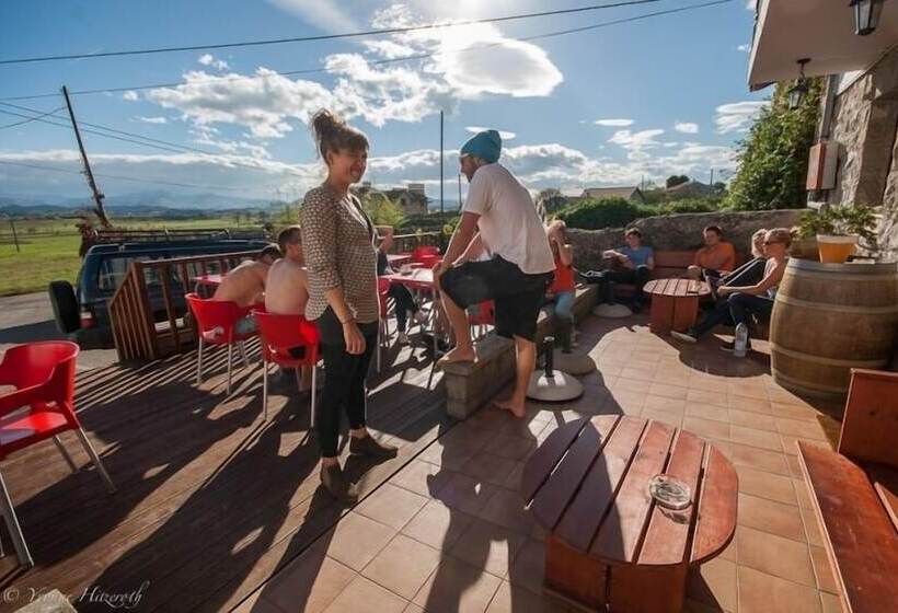 هاستل Liquid Surfhouse