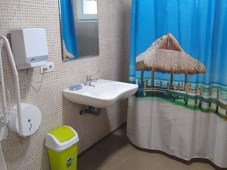 Albergue Ortiz   Hostel