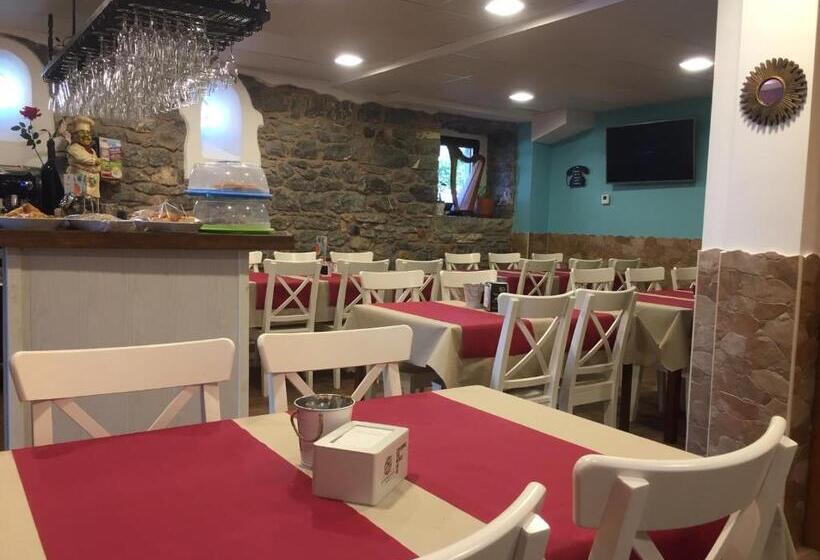 Villa Palatina Superior Hostel