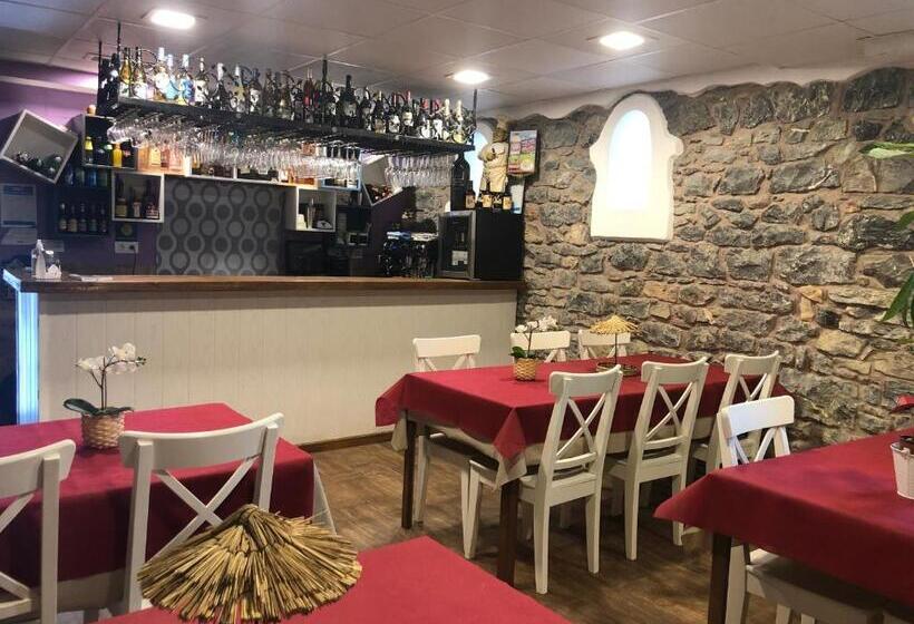 Villa Palatina Superior Hostel