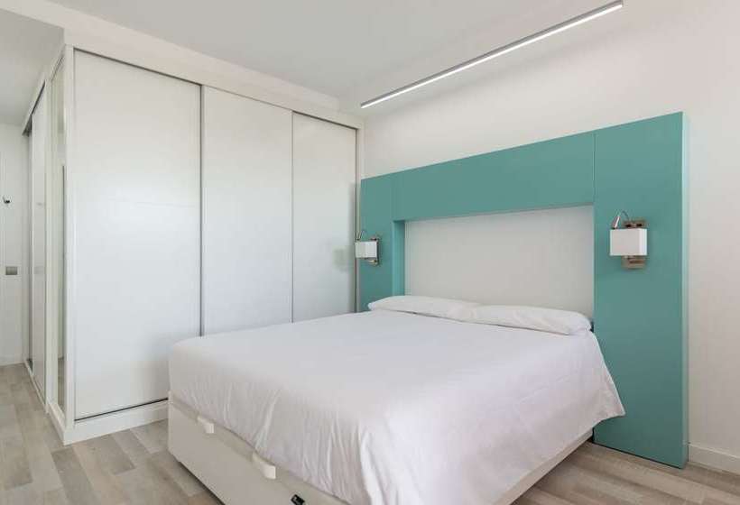 Apartamentos Aguila Beach