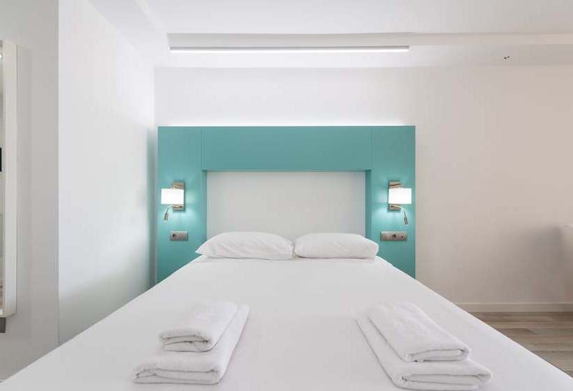 Apartamentos Aguila Beach