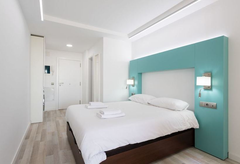 Apartamentos Aguila Beach