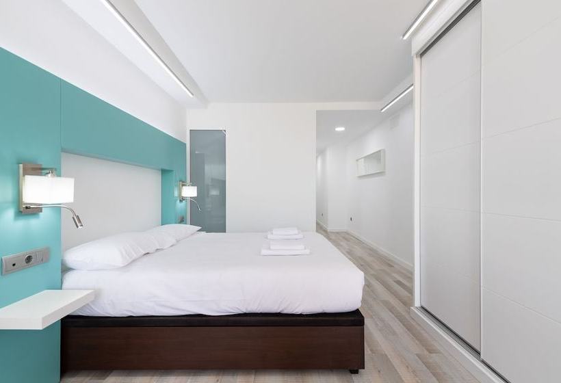 Apartamentos Aguila Beach