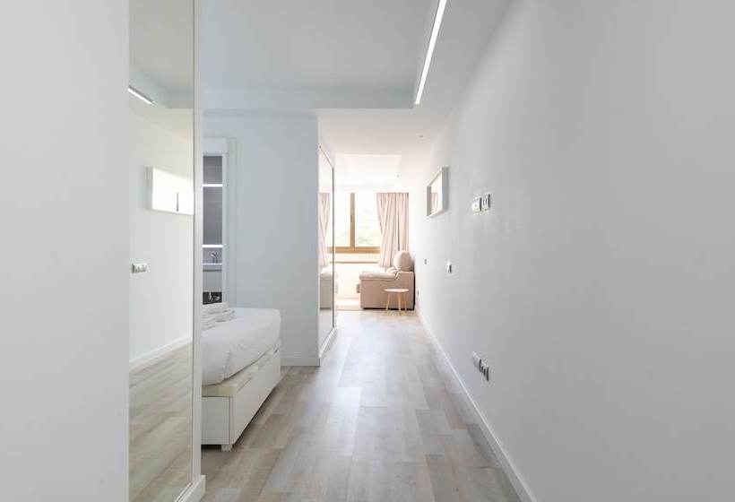 Apartamentos Aguila Beach