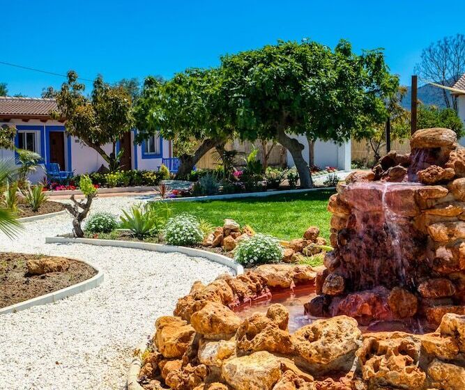 تختخواب و صبحانه The Palms Boutique Resort Málaga   Adults Only