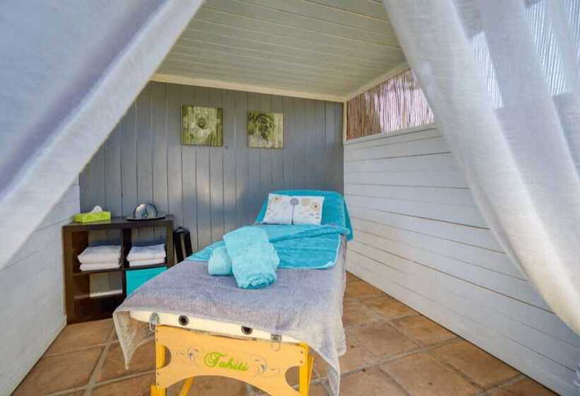 تختخواب و صبحانه The Palms Boutique Resort Málaga   Adults Only