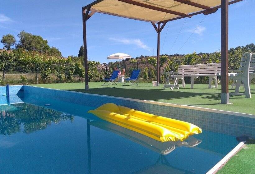 Cabañas De San Bartolome