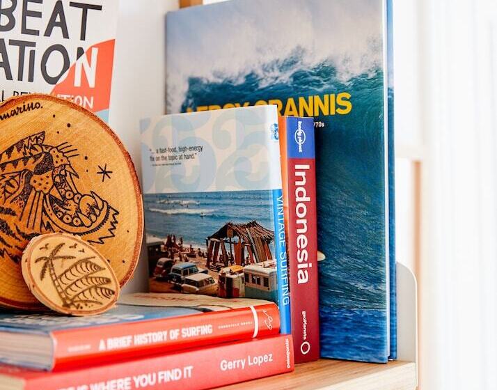 Caión Surf House   Hostel