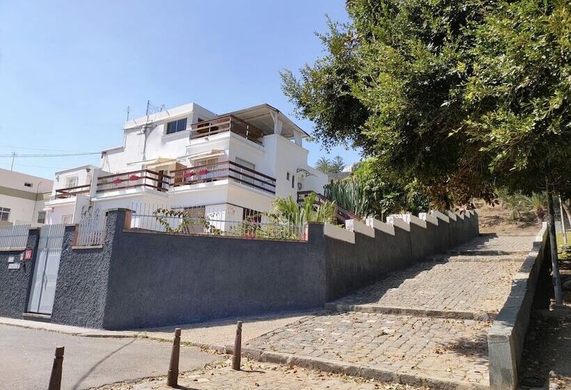 تختخواب و صبحانه Casa Doramas Vv