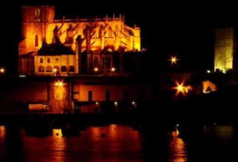 Castro Sun And Beach