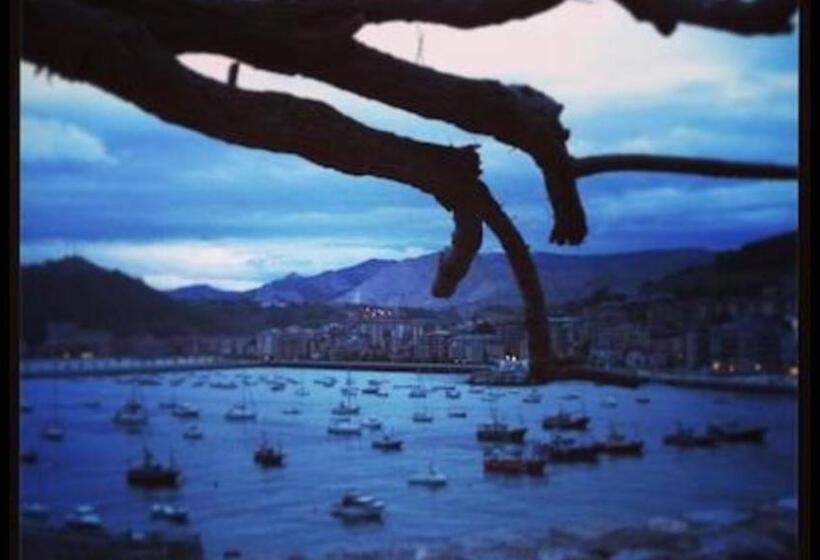 Castro Sun And Beach