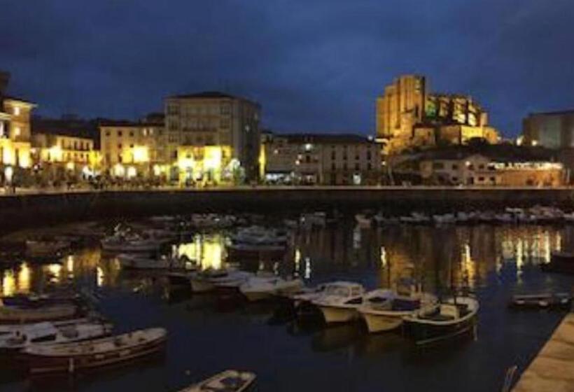 Castro Sun And Beach