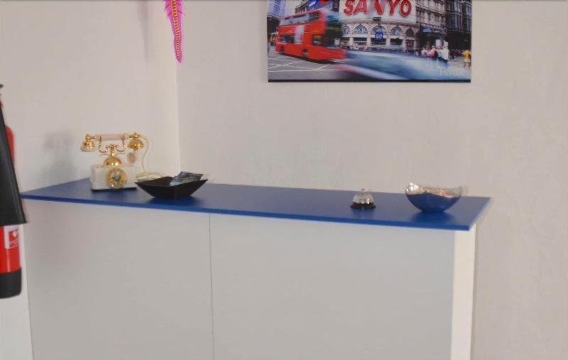 El Almendro Y La Montana