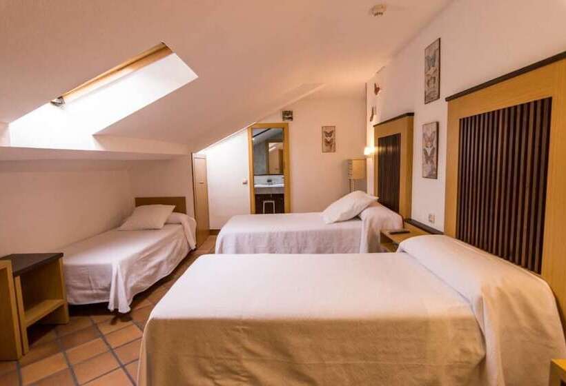 مسافرخانه Antika Snoga