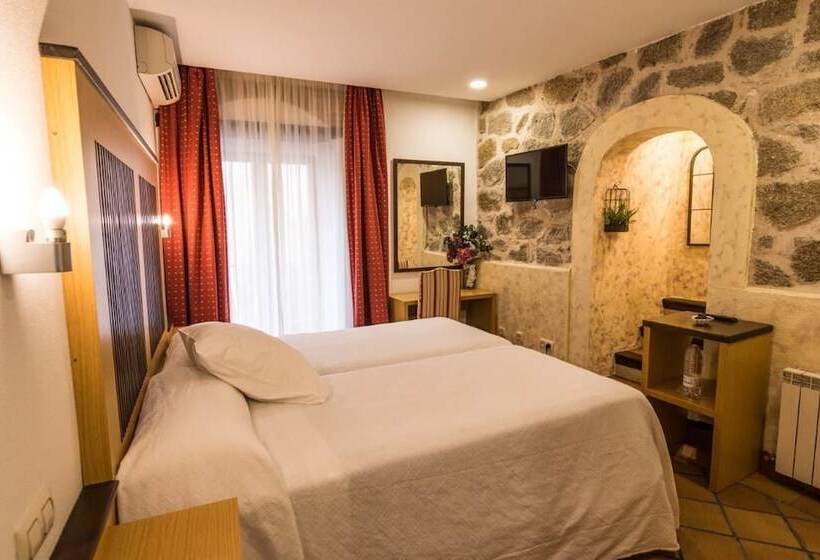 مسافرخانه Antika Snoga