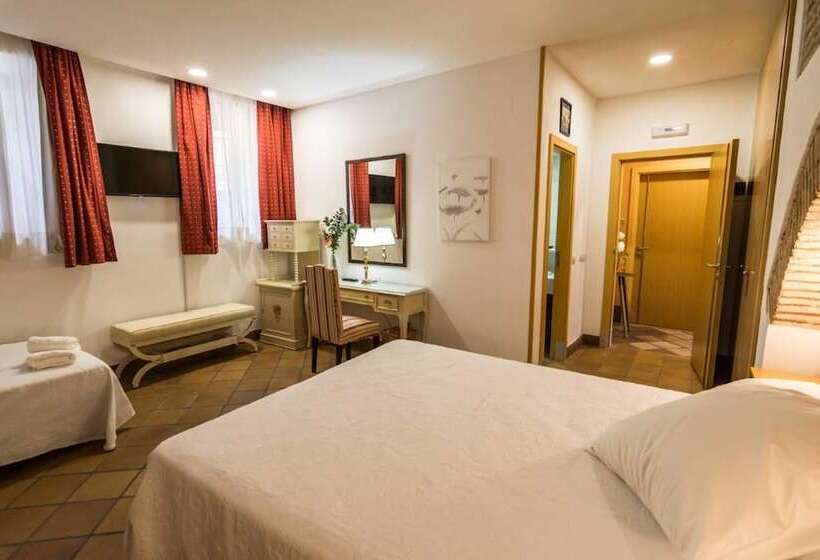 مسافرخانه Antika Snoga