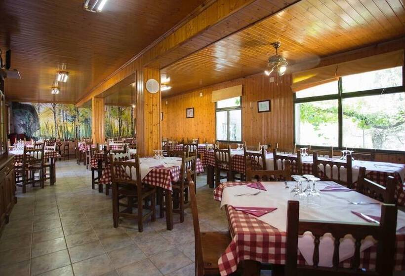 여관 Complexo Xacobeo