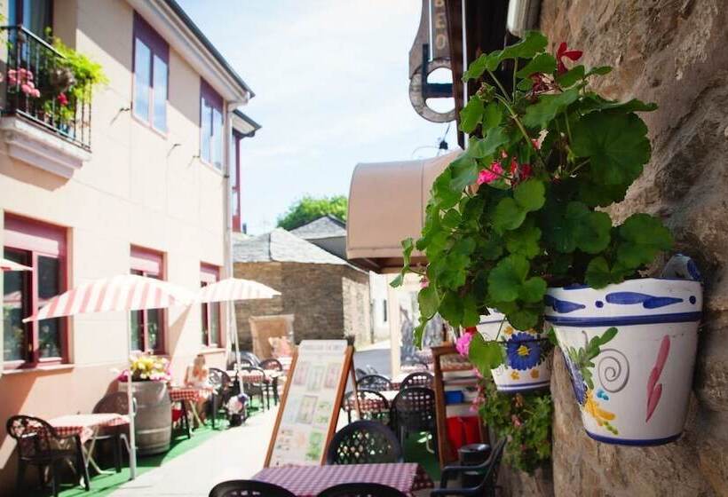 여관 Complexo Xacobeo