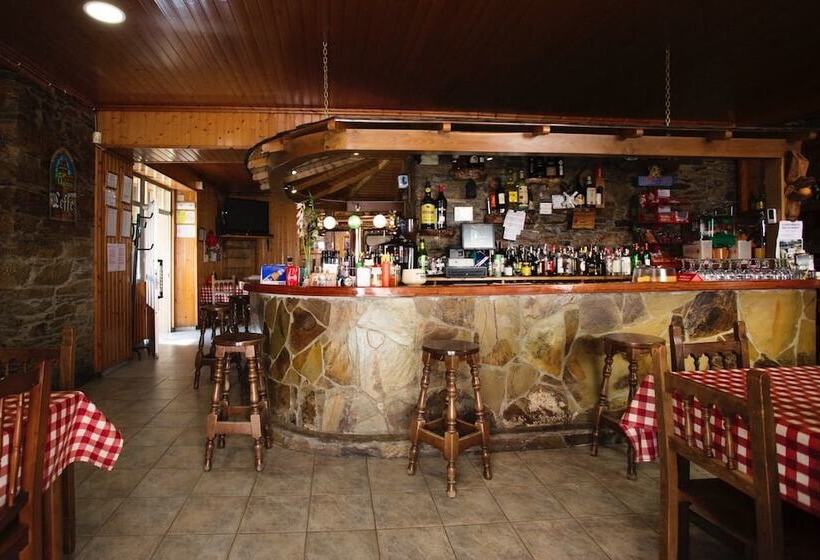 여관 Complexo Xacobeo