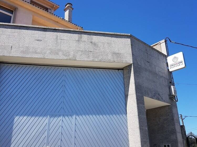 مسافرخانه Estrella Do Camiño