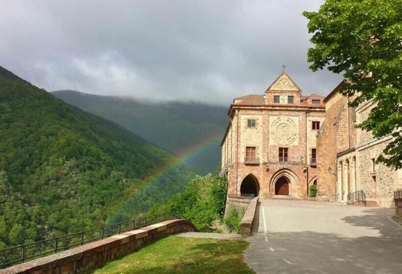 Hostal Monasterio De Valvanera