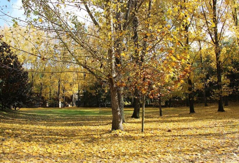 Hostel El Lago Caceres