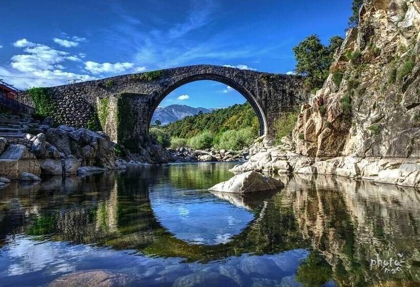 Hostel El Lago Caceres