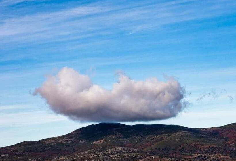 Hostel El Lago Caceres