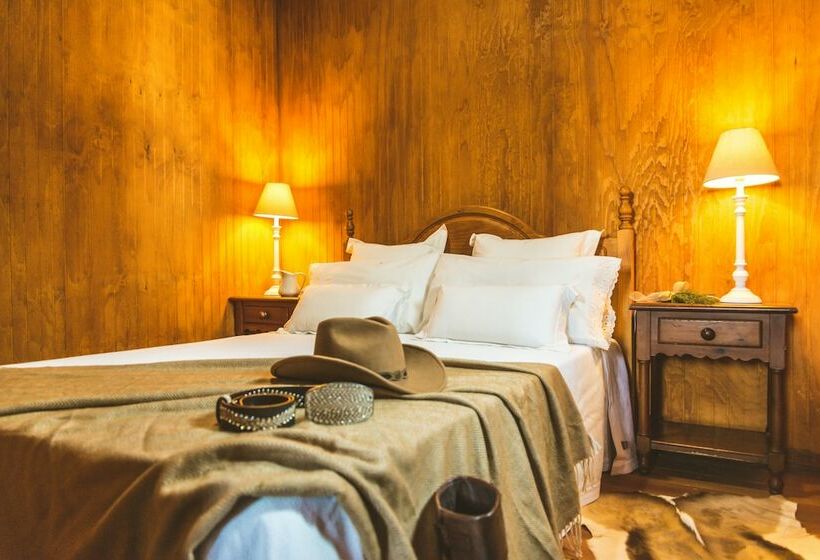 فندق Camping Fort Bravo