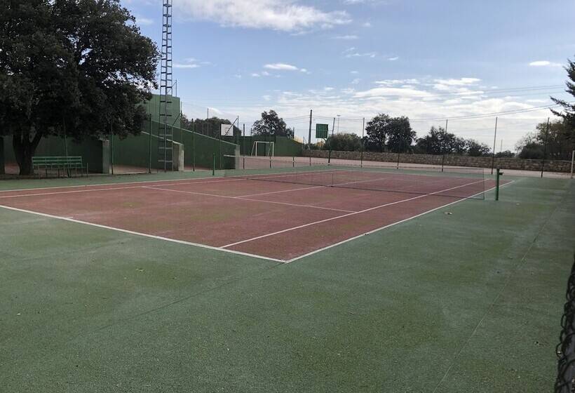 هتل Camping Pico De La Miel